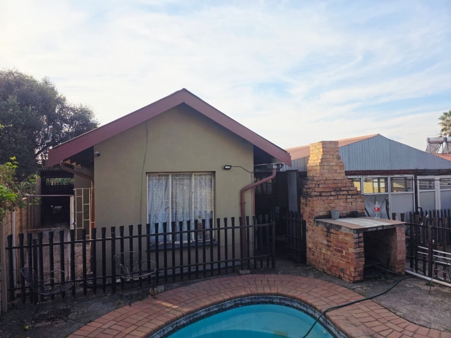 4 Bedroom Property for Sale in Oos Einde North West